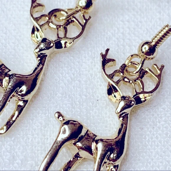 ❣️$25/3❣️ Gold Plated Deer Dangle Earrings - Picture 3 of 7